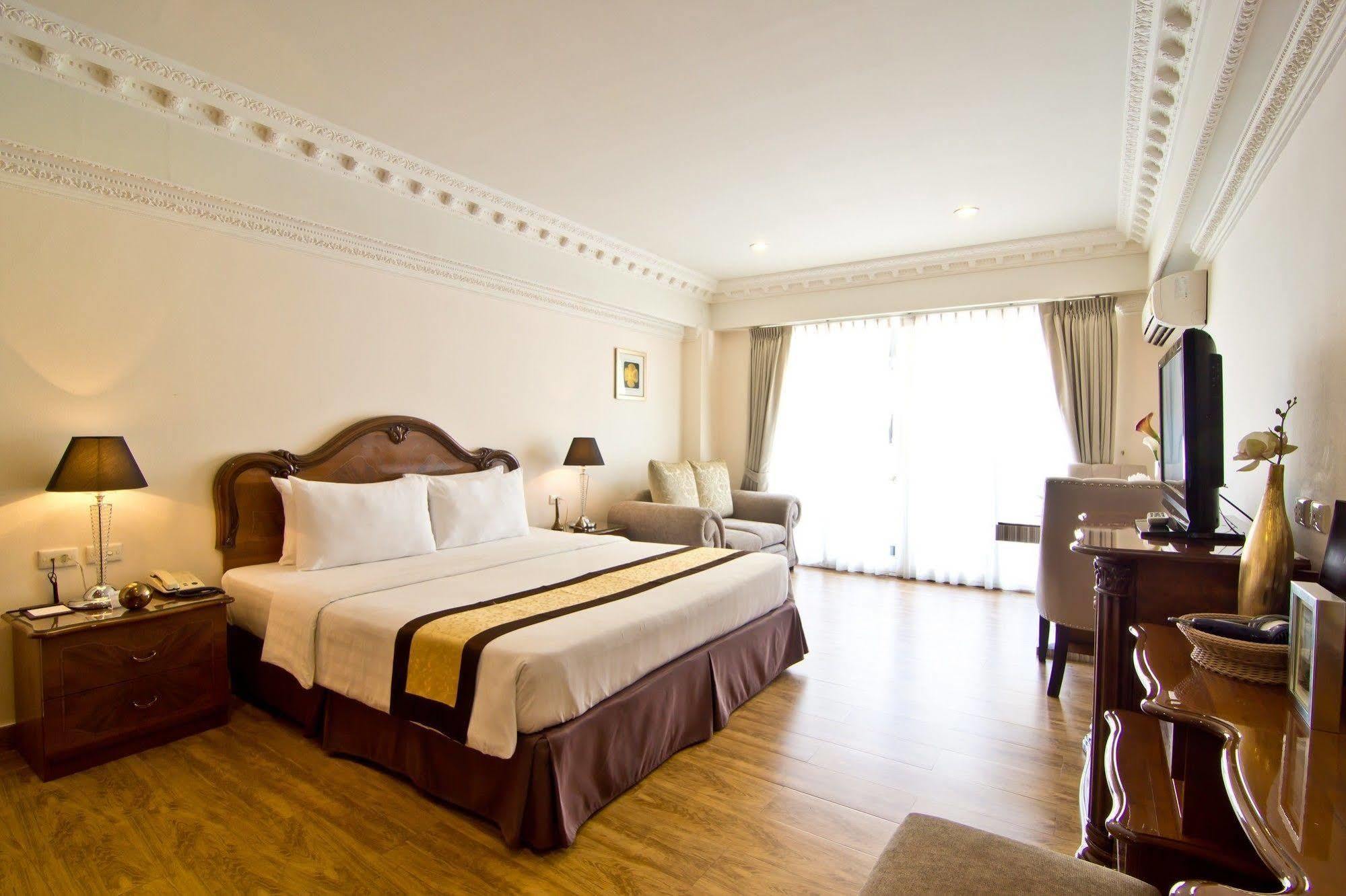 Lk Royal Suite Pattaya Exterior foto