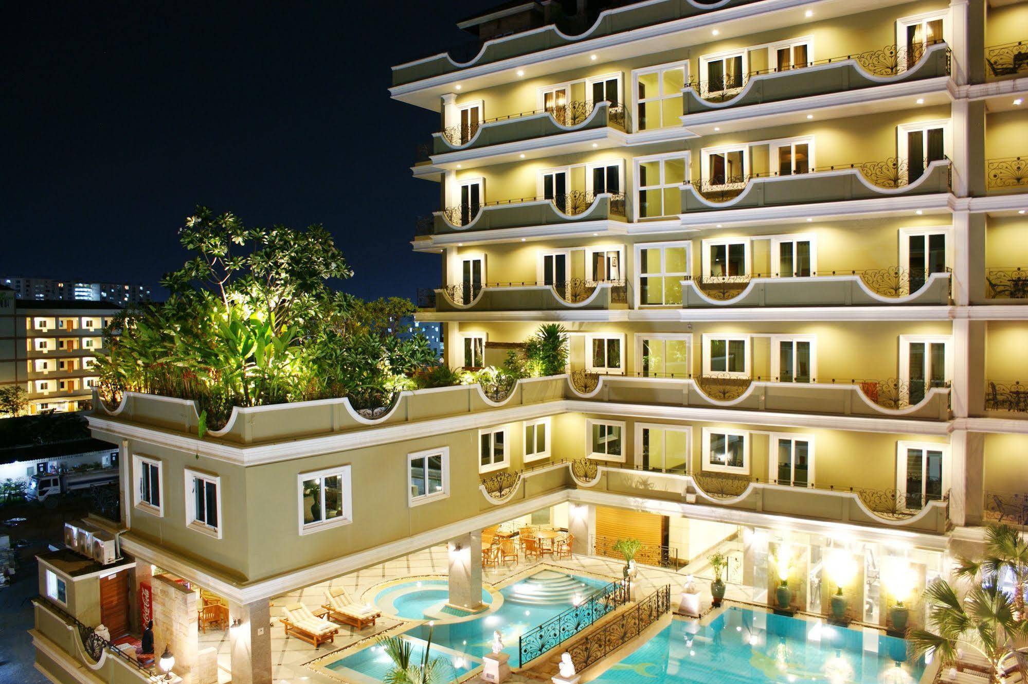 Lk Royal Suite Pattaya Exterior foto